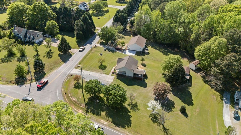 20 Sanders Rd, Benson, NC 27504