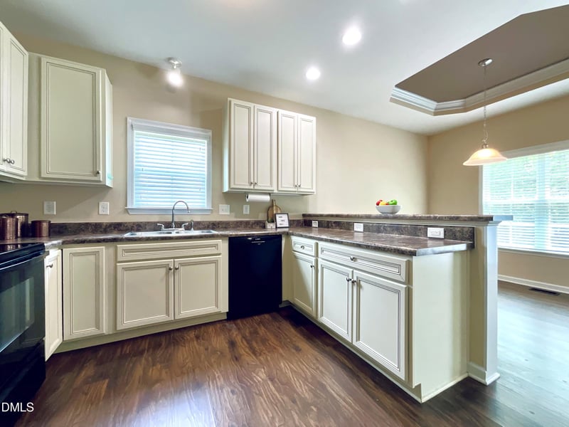 20 Sequoia Dr, Clayton, NC 27527