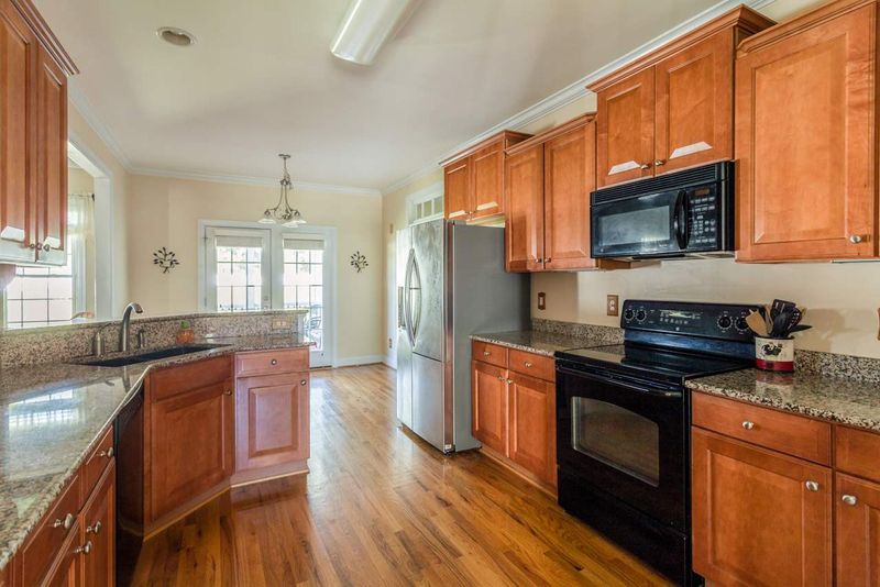 20 Tall Cedar Ln, Youngsville, NC 27596