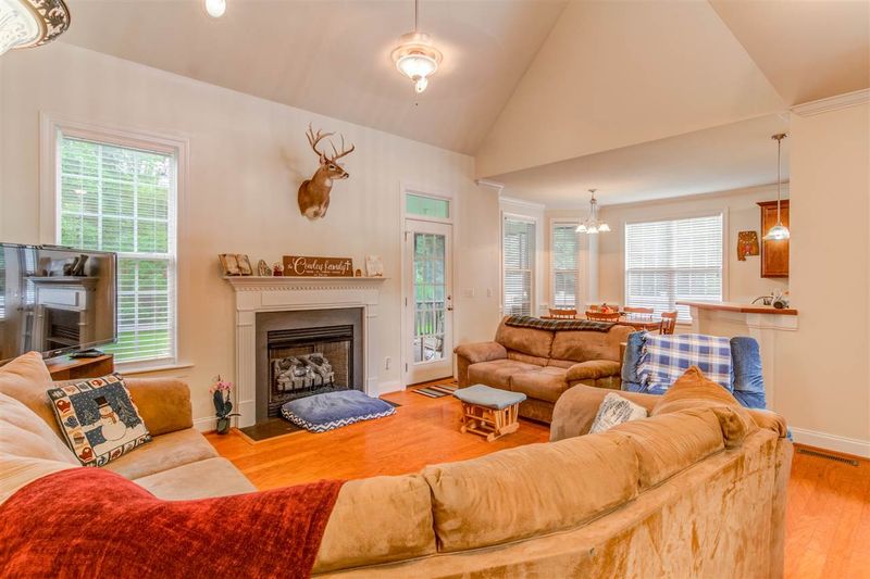 20 Turning Leaf Ct, Youngsville, NC 27596
