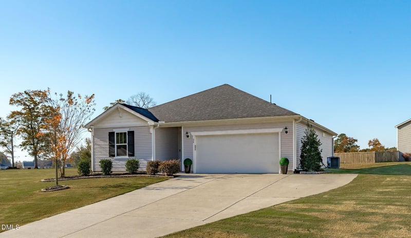 20 White Quartz Pl, Fuquay Varina, NC 27526