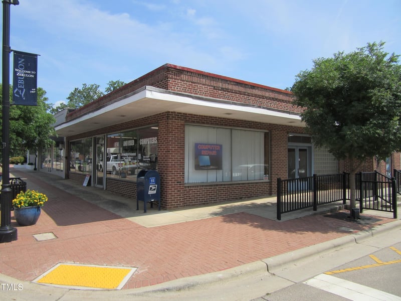 200 Arendell Ave, Zebulon, NC 27597