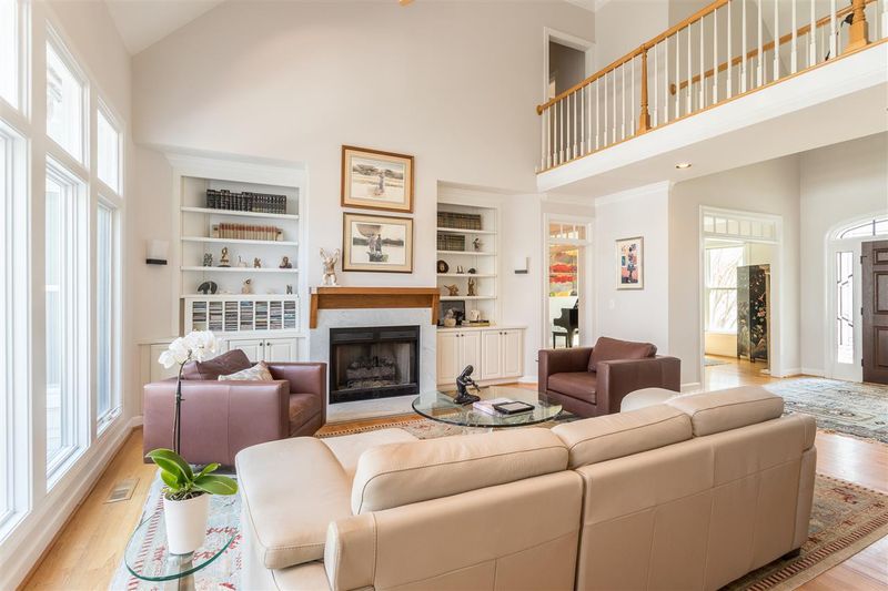 200 Arlen Park Dr, Chapel Hill, NC 27516