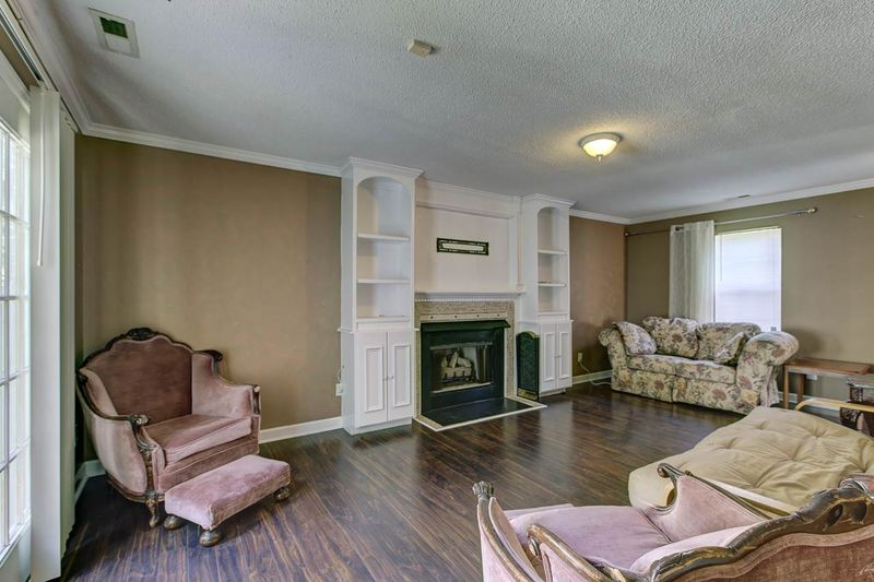 200 Bateau Rd, Holly Springs, NC 27540