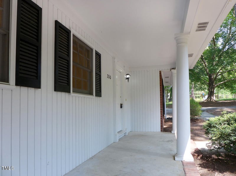 200 Bennington Dr, Chapel Hill, NC 27516