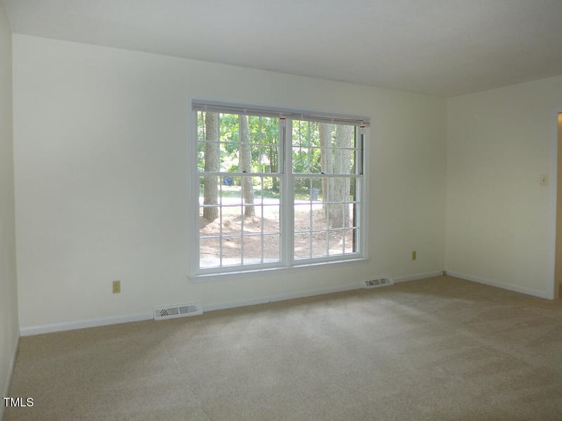 200 Bennington Dr, Chapel Hill, NC 27516