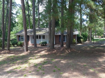200 Bennington Dr, Chapel Hill, NC 27516