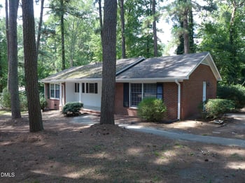 200 Bennington Dr, Chapel Hill, NC 27516