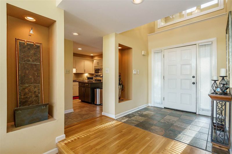200 Brownfield Ct, Cary, NC 27511