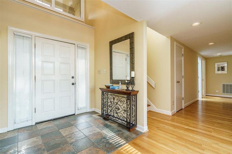 200 Brownfield Ct, Cary, NC 27511