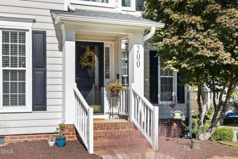 200 Carpenter Brook Dr, Cary, NC 27519