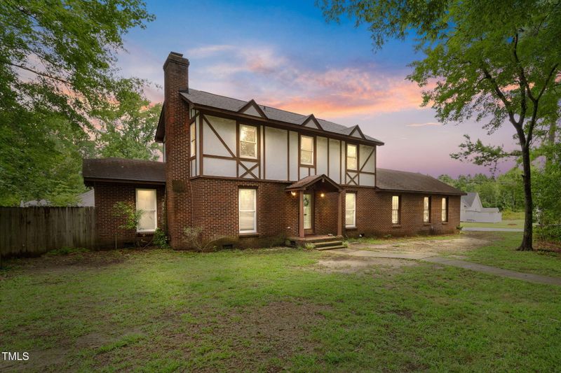 200 Cedarwood Dr, Erwin, NC 28339