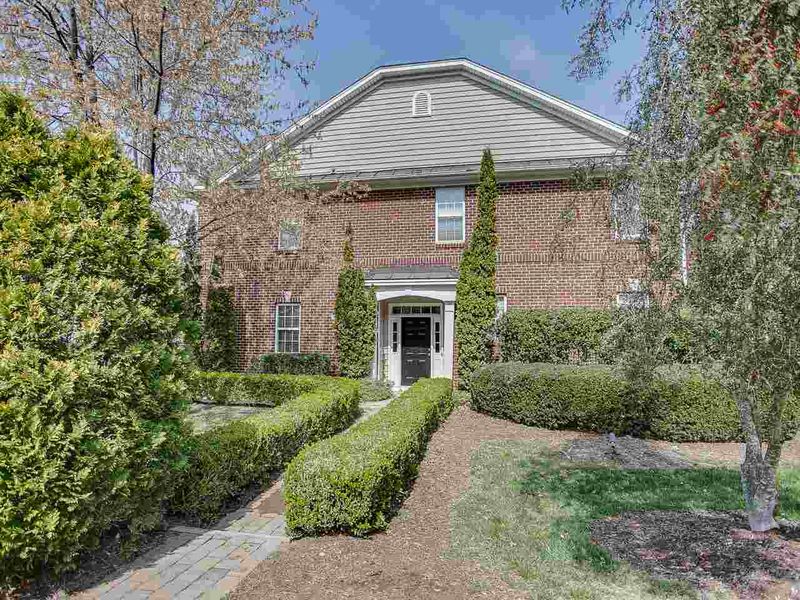 200 Chateau Pl, Chapel Hill, NC 27516