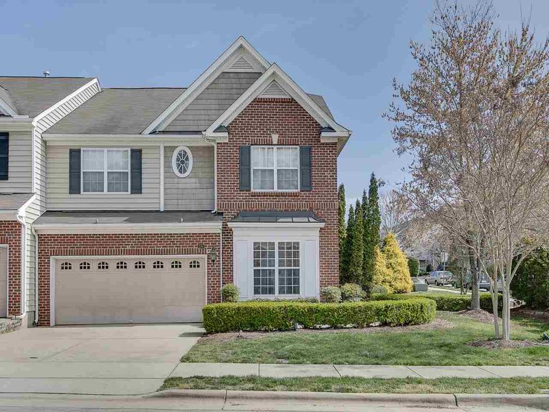 200 Chateau Pl, Chapel Hill, NC 27516
