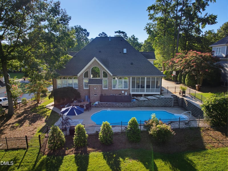 200 Cherry Laurel Dr, Clayton, NC 27527