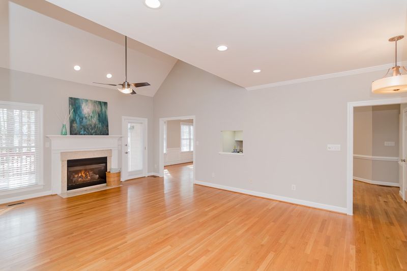 200 Crickentree Dr, Cary, NC 27518