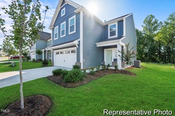 200 Curling Creek Dr #242, Clayton, NC 27527