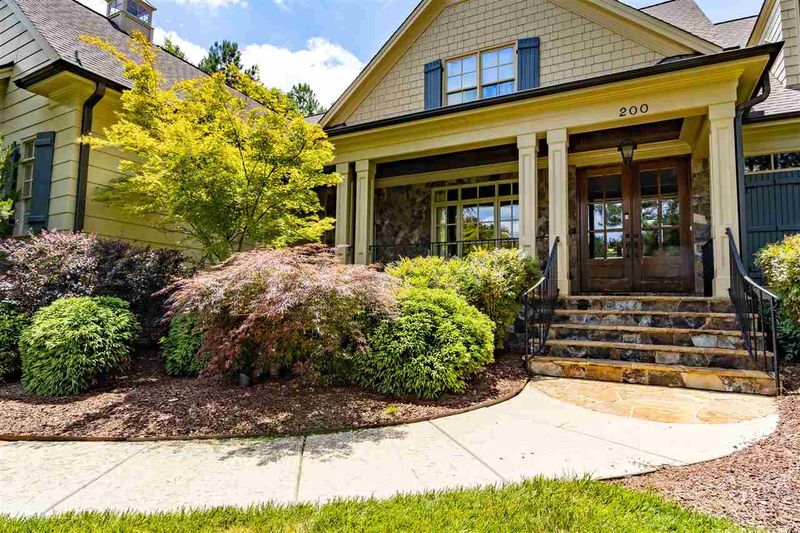200 Dartmoor Ln, Raleigh, NC 27614