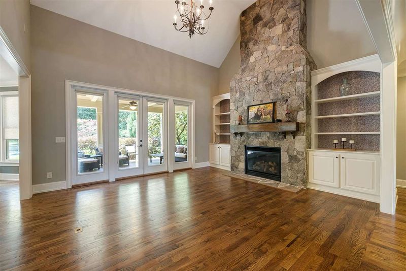 200 Dartmoor Ln, Raleigh, NC 27614