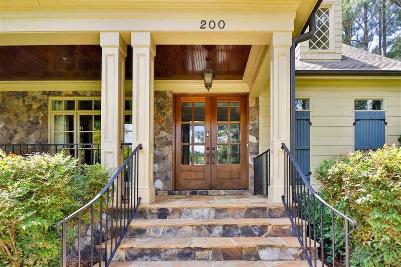 200 Dartmoor Ln, Raleigh, NC 27614