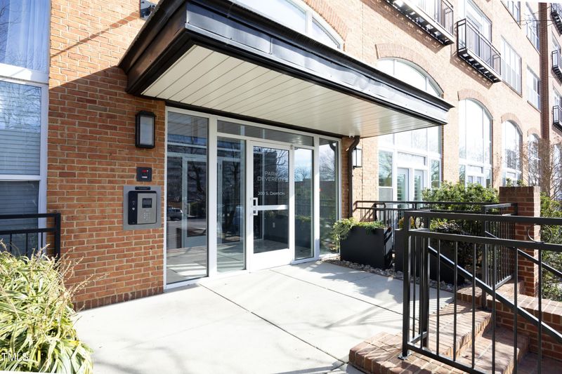 200 S Dawson St #209, Raleigh, NC 27601