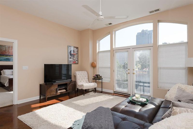 200 S Dawson St #403, Raleigh, NC 27601