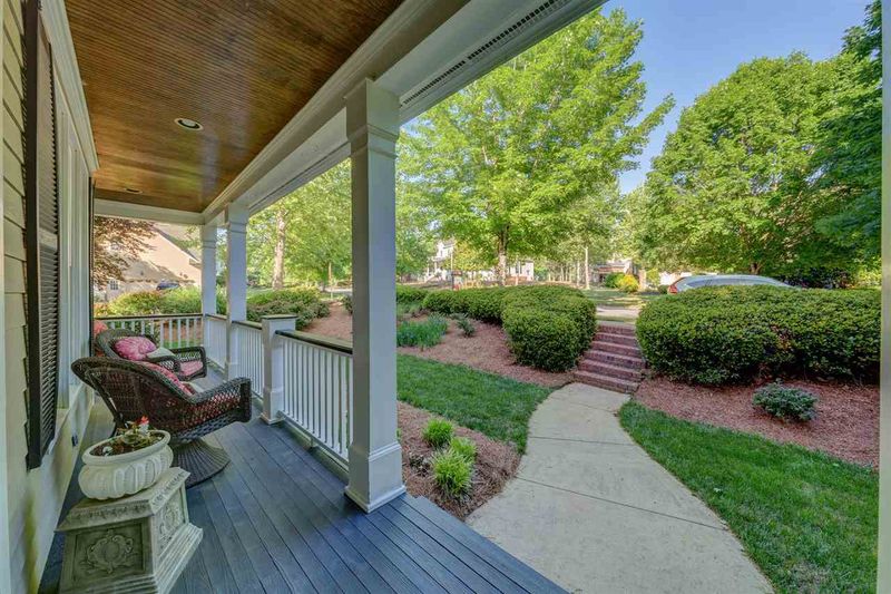 200 Elmcrest Dr, Holly Springs, NC 27540