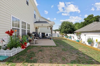 200 Georgetowne Dr, Clayton, NC 27520
