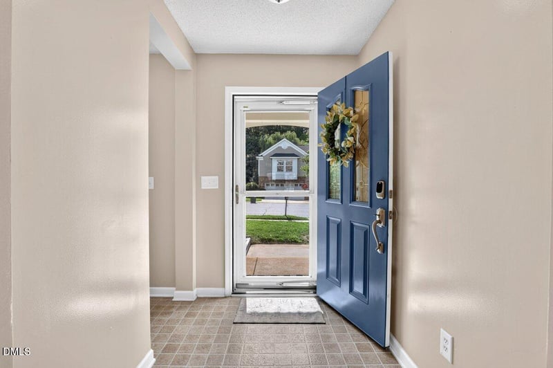 200 Georgetowne Dr, Clayton, NC 27520