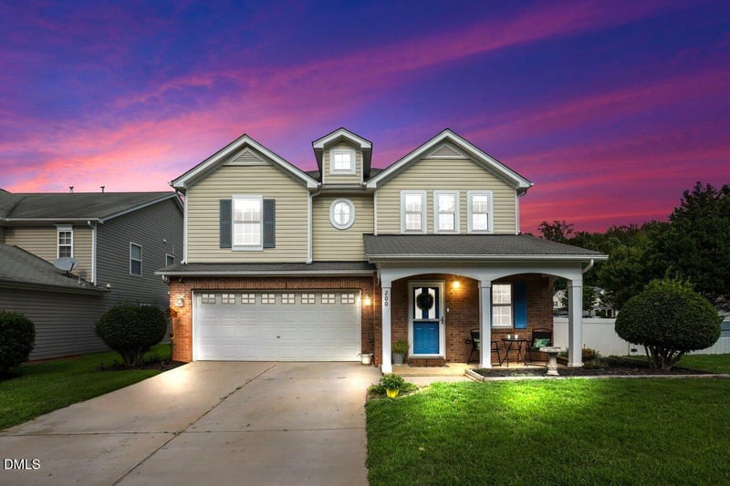 200 Georgetowne Dr, Clayton, NC 27520