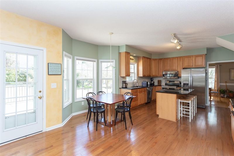 200 Glenmore Rd, Chapel Hill, NC 27516