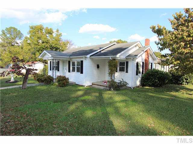 200 N Hall St, Benson, NC 27504