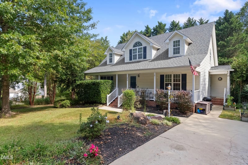 200 Hocutt Dr, Clayton, NC 27520