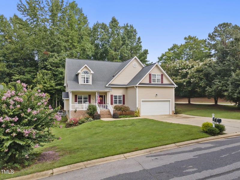 200 Holly Branch Dr, Holly Springs, NC 27540