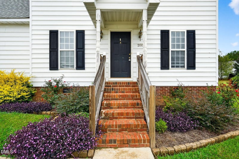 200 Hunter Way, Clayton, NC 27520