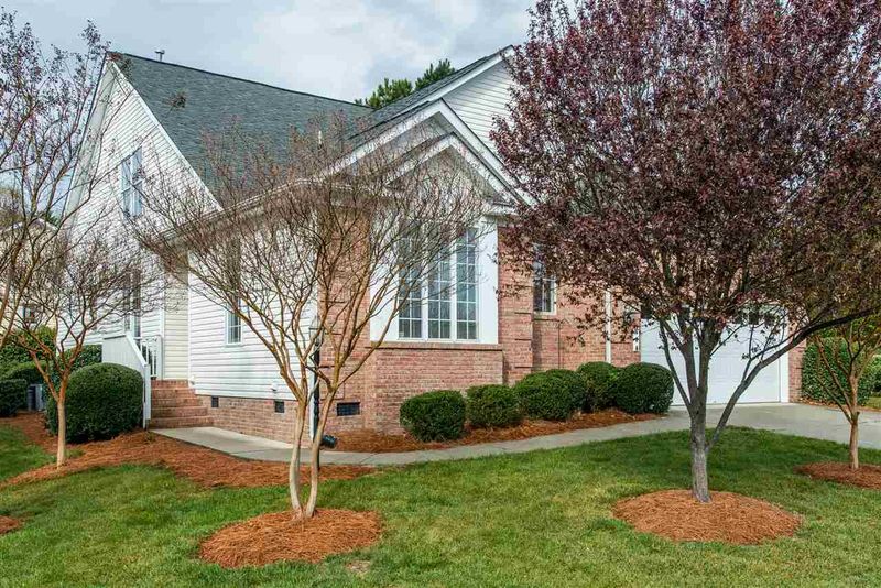 200 Knotts Valley Ln, Cary, NC 27519