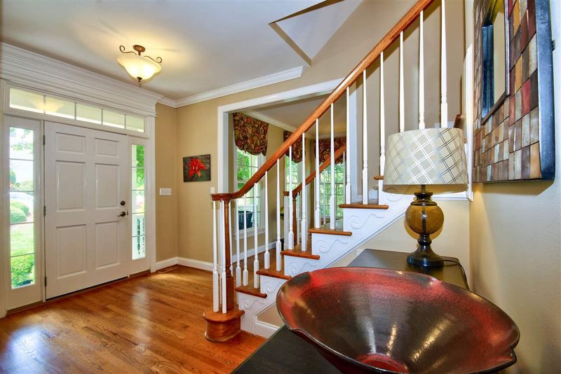 200 Lake Manor Rd, Chapel Hill, NC 27516