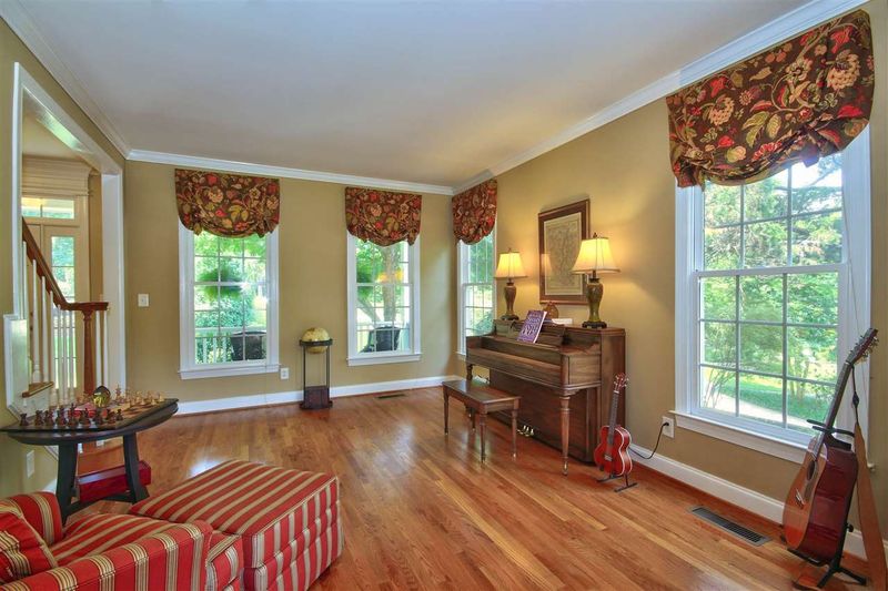 200 Lake Manor Rd, Chapel Hill, NC 27516
