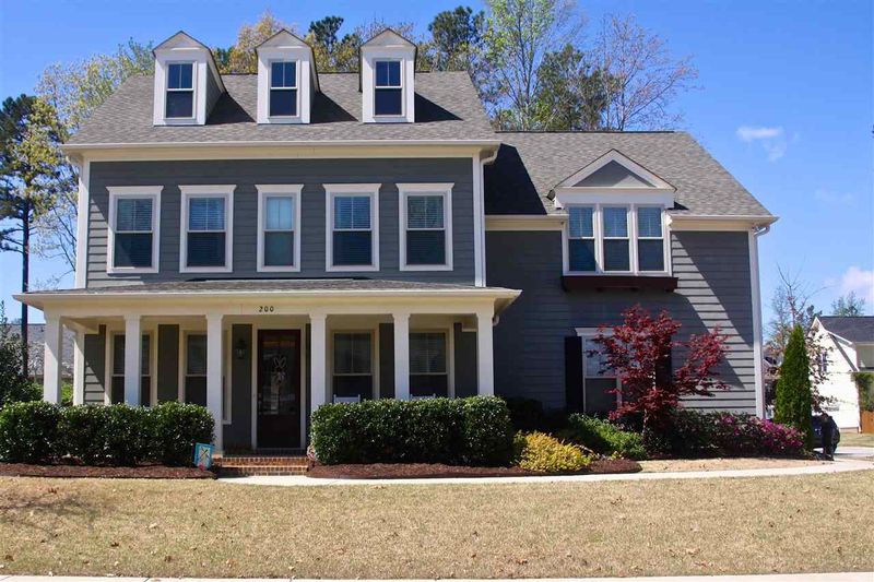 200 Larkhaven Pl, Apex, NC 27540