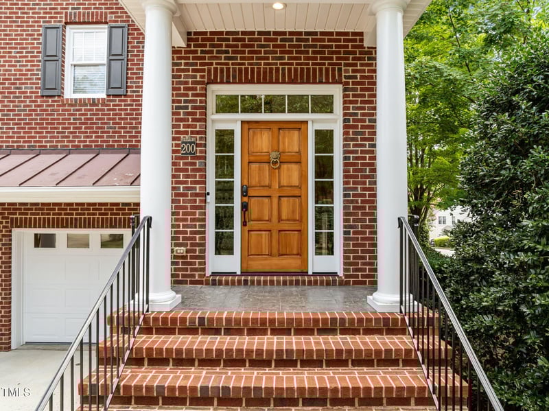200 Lions Gate Dr, Cary, NC 27518