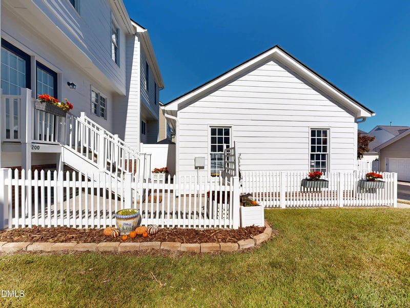 200 Madison Grove Pl, Cary, NC 27519