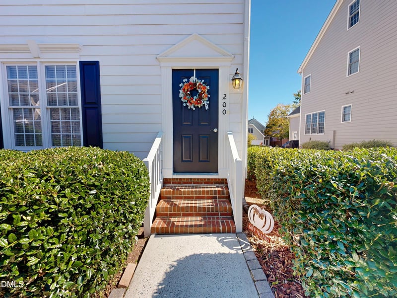 200 Madison Grove Pl, Cary, NC 27519