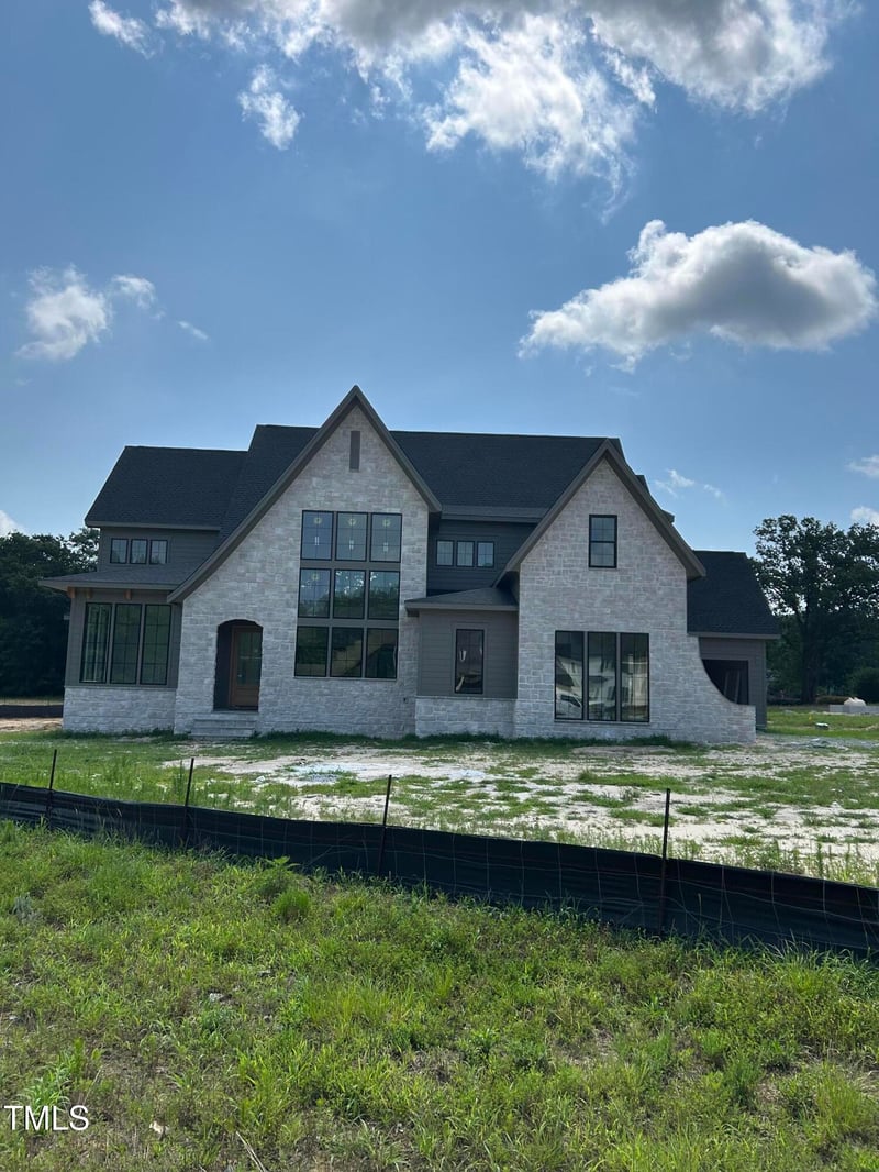 200 Meadow Walk Dr, Fuquay Varina, NC 27526