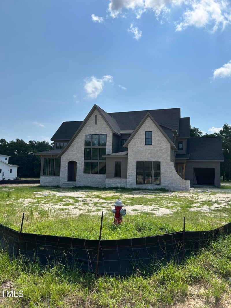 200 Meadow Walk Dr, Fuquay Varina, NC 27526