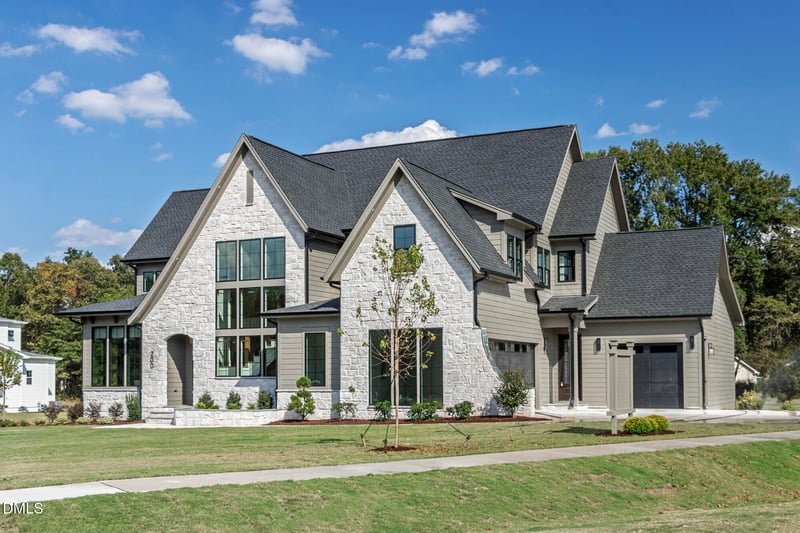 200 Meadow Walk Dr, Fuquay Varina, NC 27526