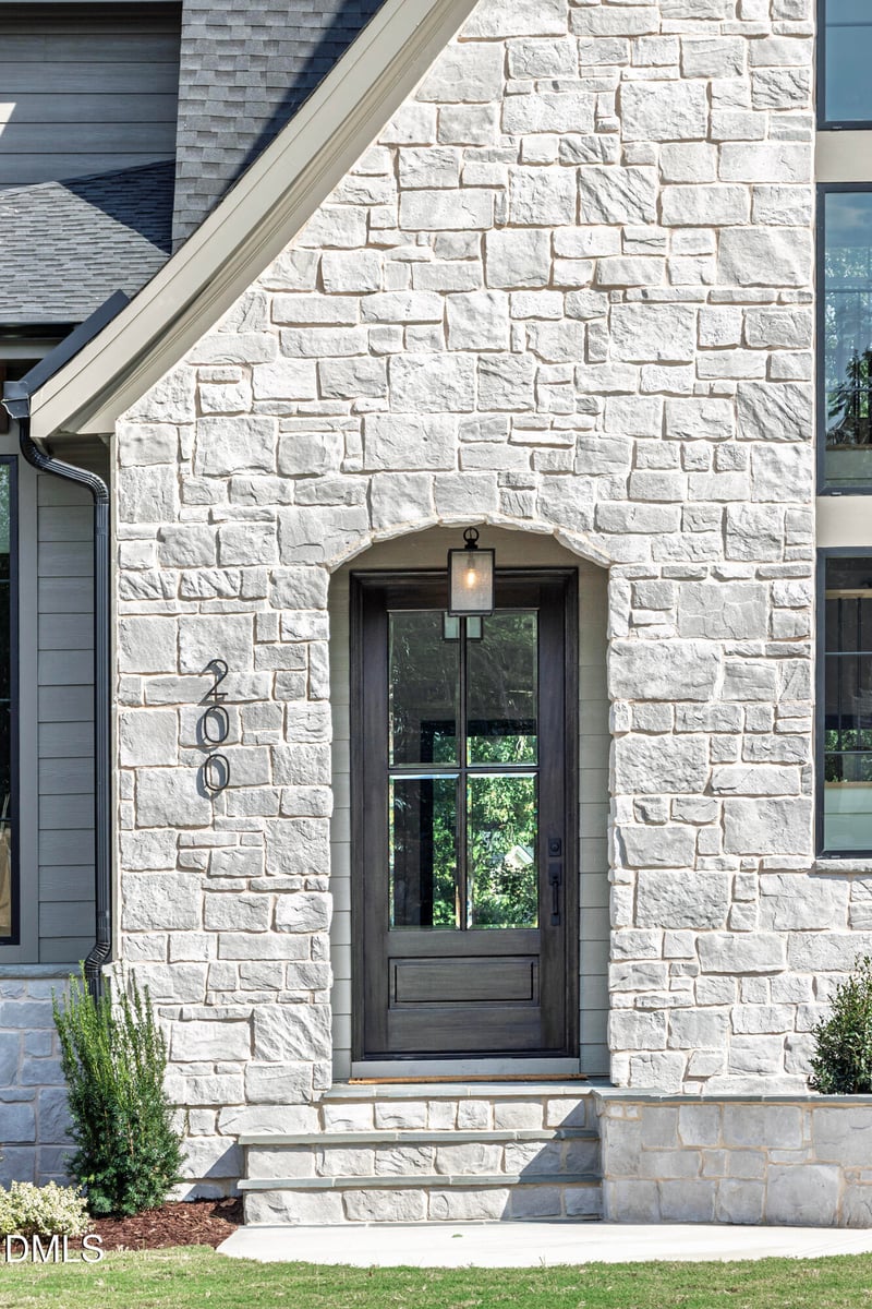 200 Meadow Walk Dr, Fuquay Varina, NC 27526