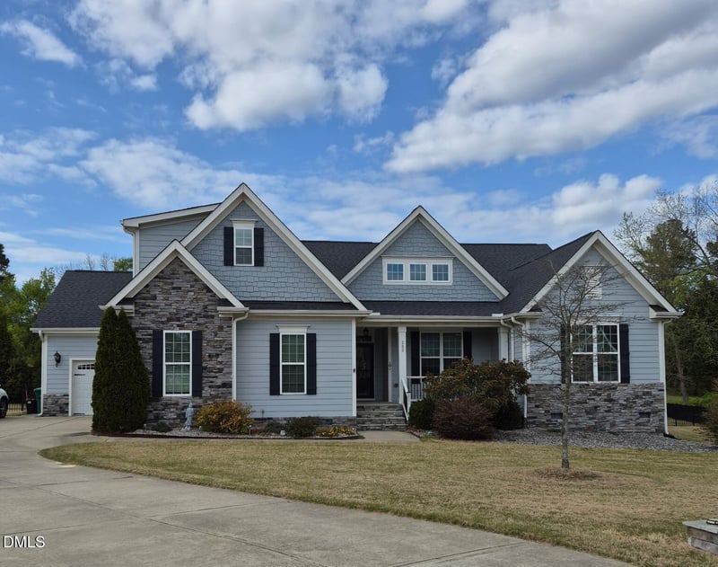 200 Misty Moonlight Dr, Willow Springs, NC 27592