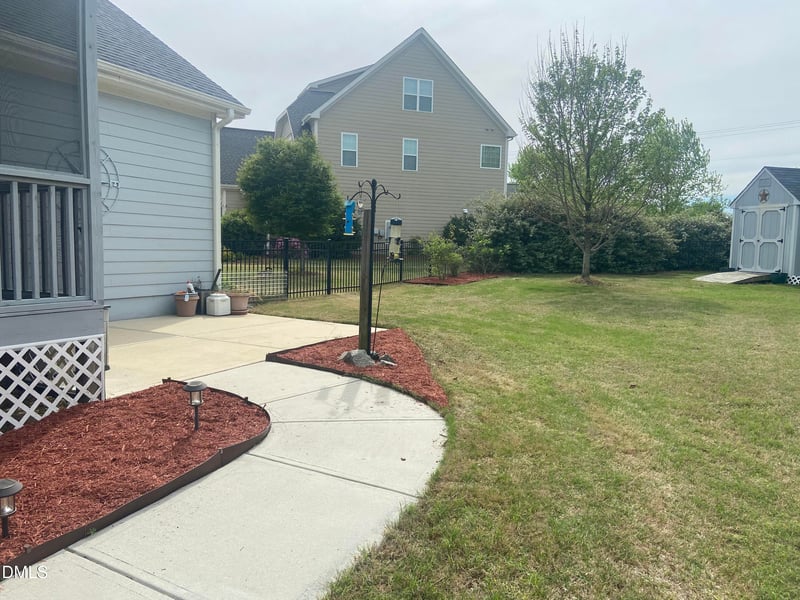 200 Misty Moonlight Dr, Willow Springs, NC 27592