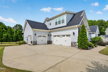 200 Misty Moonlight Dr, Willow Springs, NC 27592