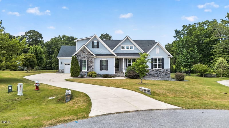 200 Misty Moonlight Dr, Willow Springs, NC 27592